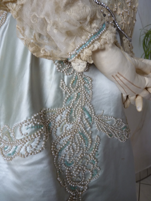 51 antique ball dress Worth 1894