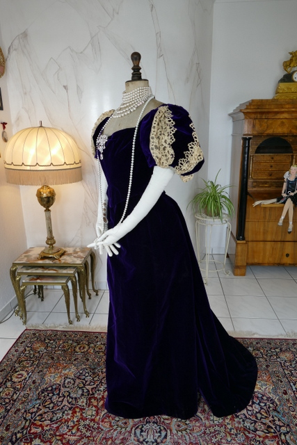 10 antique evening gown Jeanne Hallee 1895
