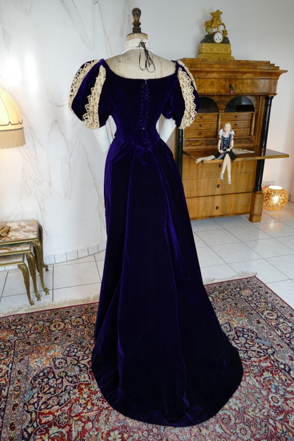 15 antique evening gown Jeanne Hallee 1895