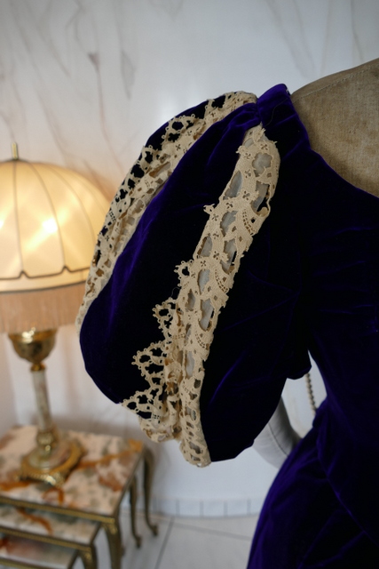 18 antique evening gown Jeanne Hallee 1895
