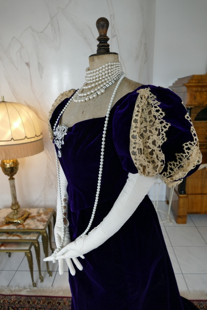 9 antique evening gown Jeanne Hallee 1895