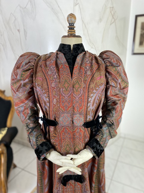 1 antique paisley dressing gown 1895