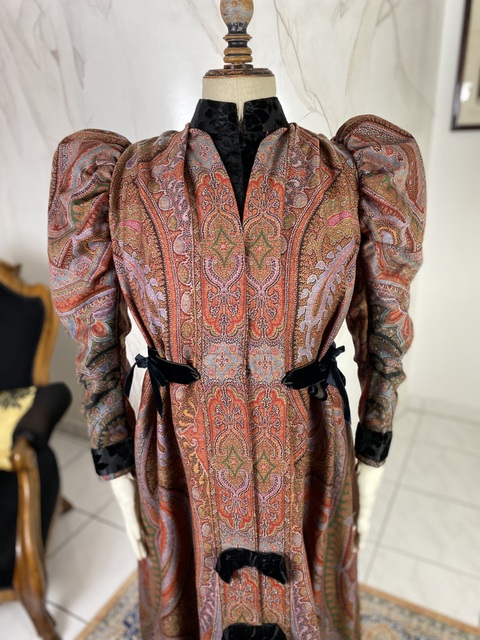 3 antique paisley dressing gown 1895