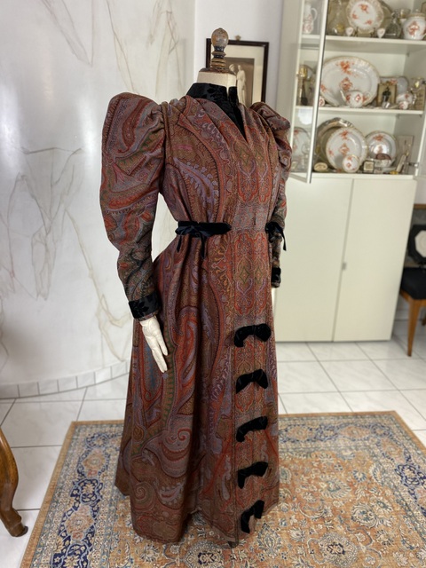 5 antique paisley dressing gown 1895