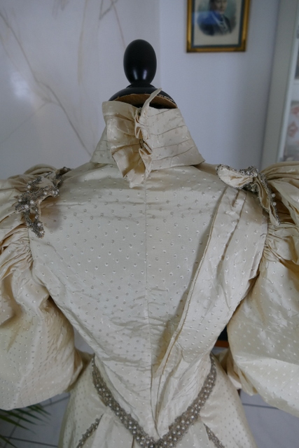 23 antique wedding dress 1895