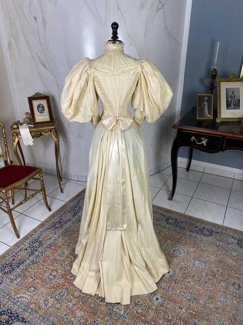 13 antique wedding dress 1895