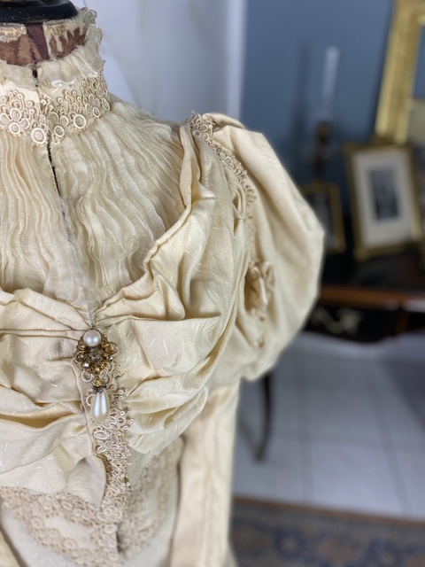 7 antique wedding dress 1895