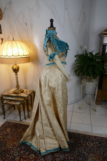 37 antique evening gown 1895
