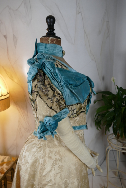 38 antique evening gown 1895