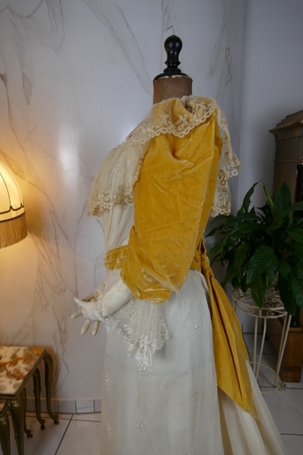 18 antique evening dress 1895