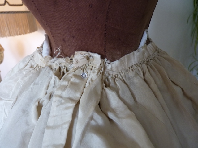 101 antique evening gown Henriette Tissier 1895