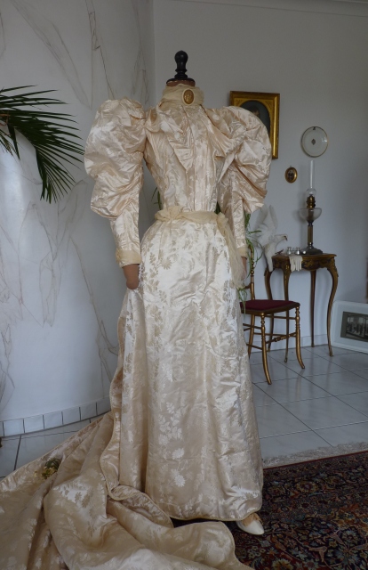 11 antikes Hochzeitskleid 1895