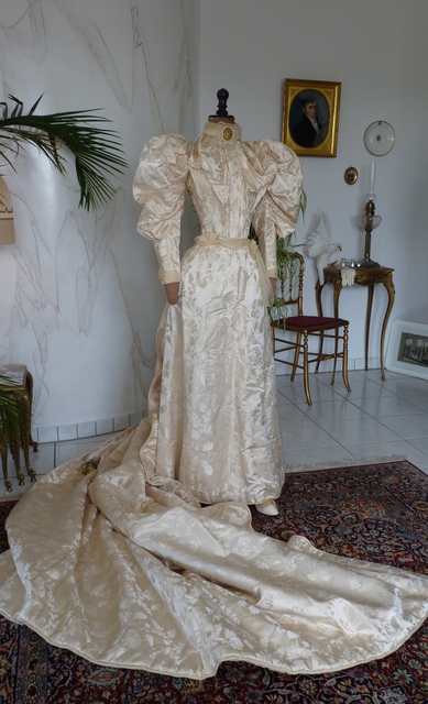 14 antikes Hochzeitskleid 1895