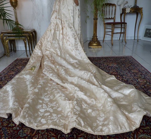 24 antikes Hochzeitskleid 1895