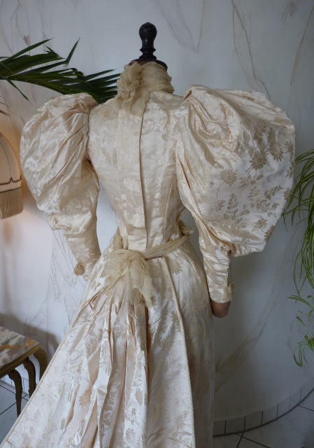 26 antikes Hochzeitskleid 1895