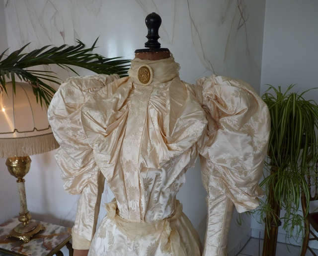 8 antikes Hochzeitskleid 1895