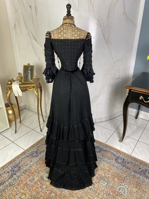 17 antique afternoon dress 1896