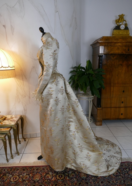 23 antique dress Maison Lipmann 1896