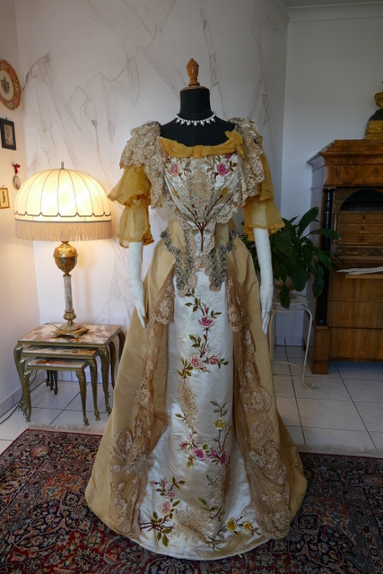 18 antique evening dress Elisabeth Schwarzkopf 1897