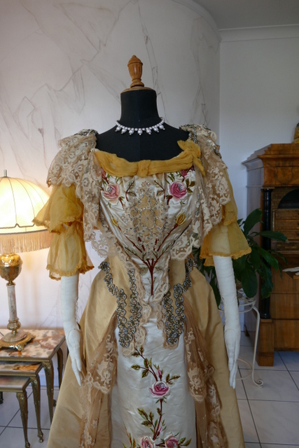 19 antique evening dress Elisabeth Schwarzkopf 1897