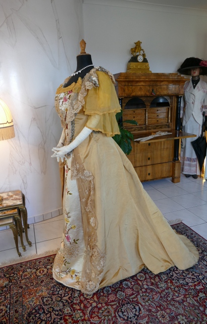28 antique evening dress Elisabeth Schwarzkopf 1897