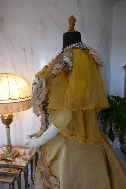 30 antique evening dress Elisabeth Schwarzkopf 1897