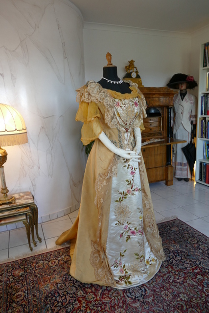 3 antique evening dress Elisabeth Schwarzkopf 1897