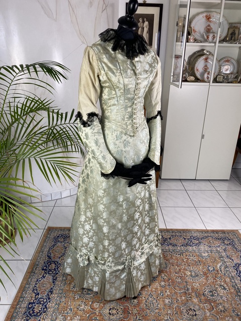 7 antique dinner dress 1898