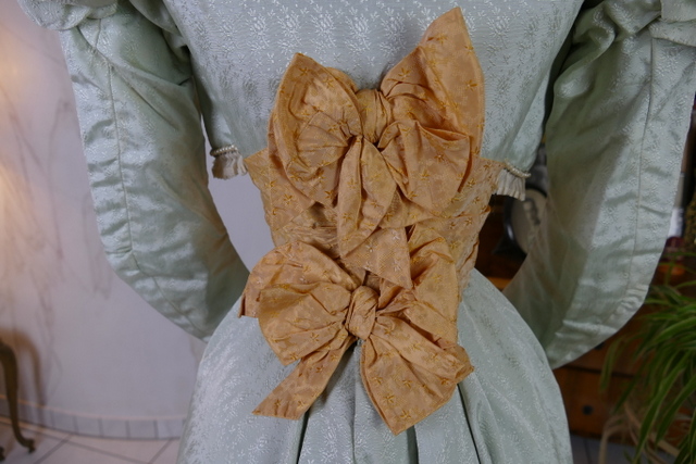 24 antique promenade gown Marie Robel 1898