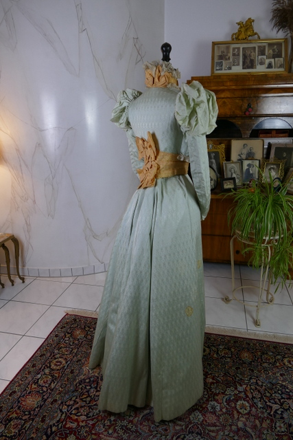27 antique promenade gown Marie Robel 1898