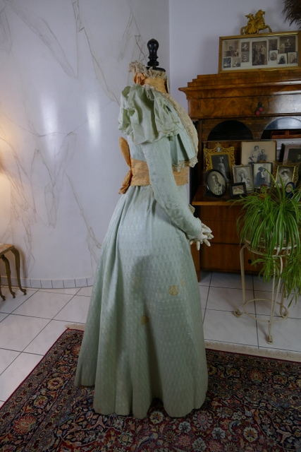 31 antique promenade gown Marie Robel 1898