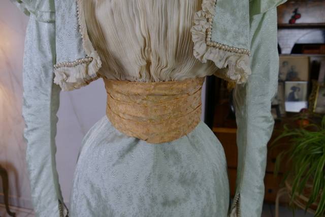 33 antique promenade gown Marie Robel 1898