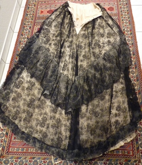 102 antique reception gown 1898