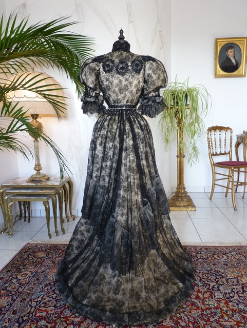 31 antique reception gown 1898