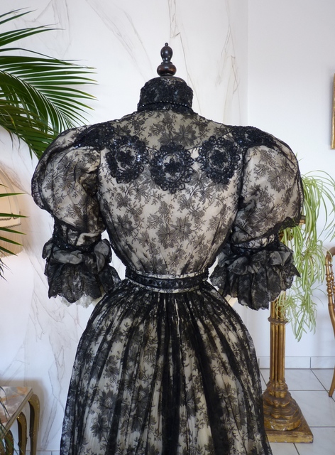 32 antique reception gown 1898