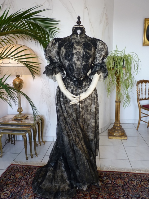 49 antique reception gown 1898