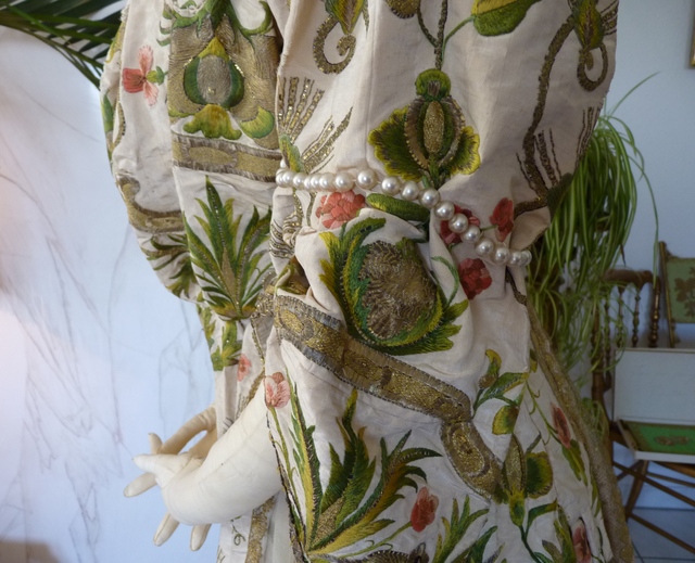 29 antique fancy dress WORTH 1898