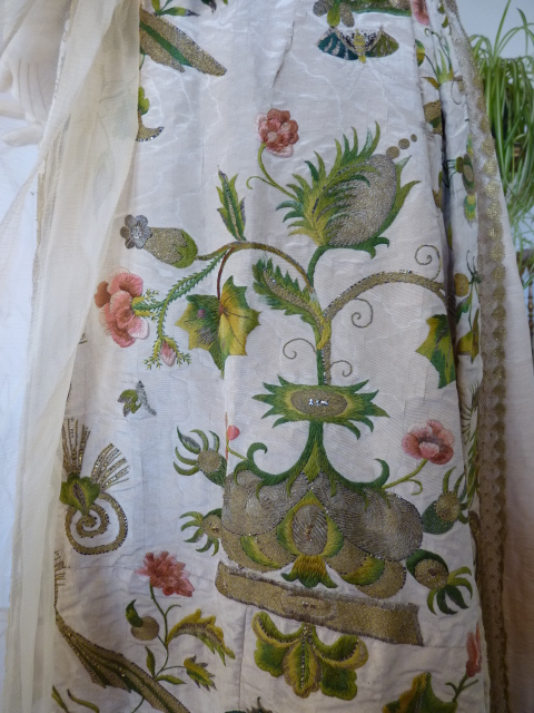 31 antique fancy dress WORTH 1898