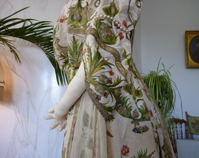 35 antique fancy dress WORTH 1898