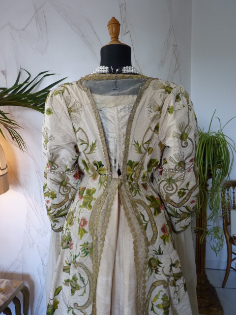 38 antique fancy dress WORTH 1898