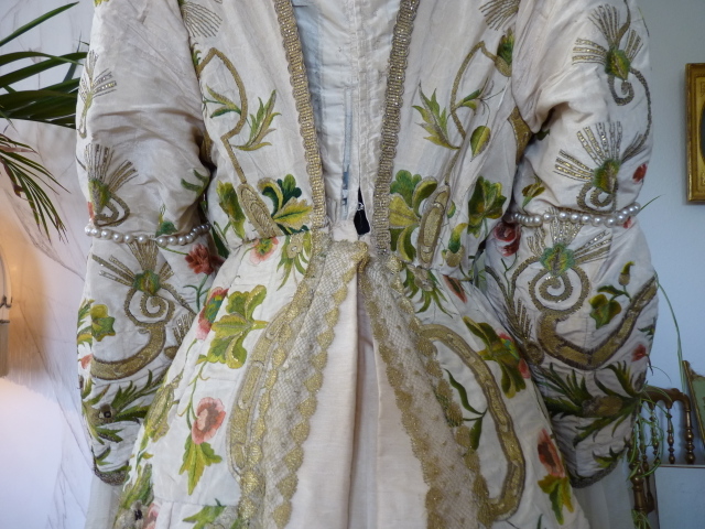 40 antique fancy dress WORTH 1898