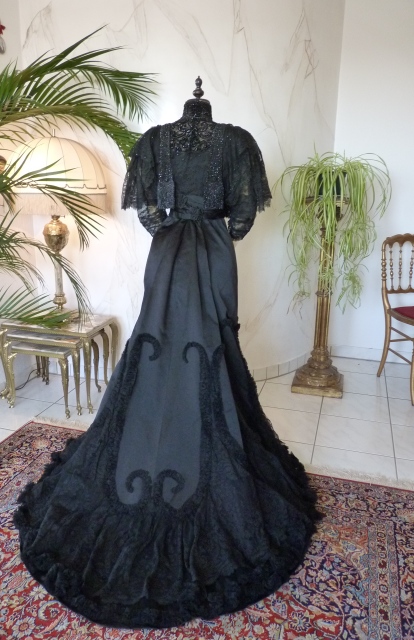 36 antique Worth evening dress 1898