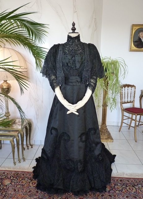 antique Worth evening dress 1898