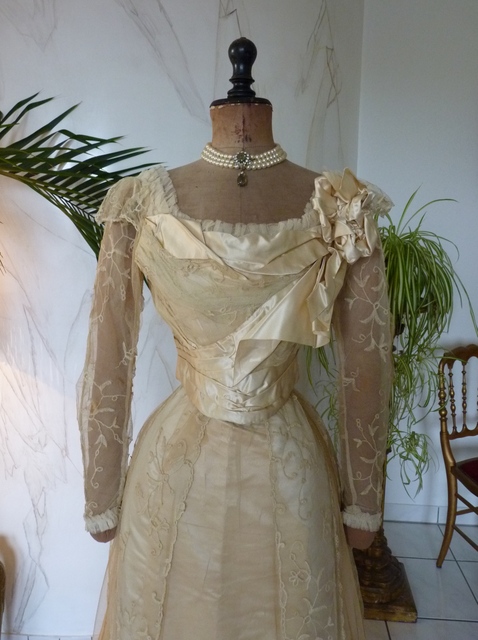 117 antique evening gown JEANNE HALLE 1899