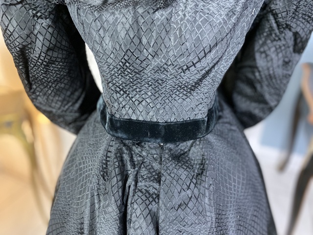 16 antique day dress 1900