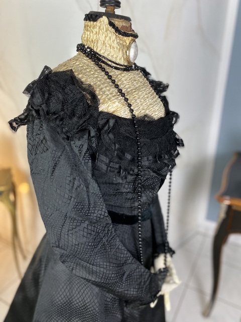 19 antique day dress 1900