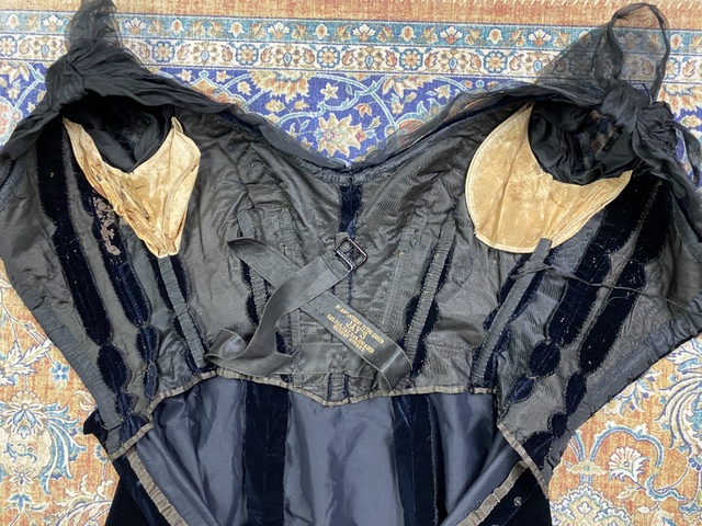 42 antique Jays dress london 1900