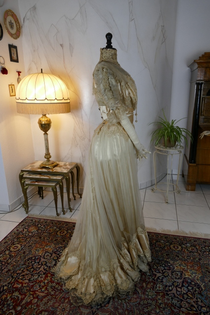 28 antique ball gown 1900