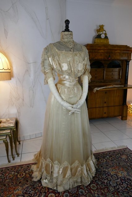 6 antique ball gown 1900