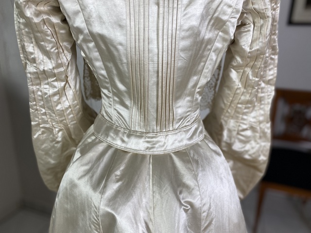 17 antique wedding dress 1901